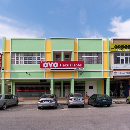 Oyo 89536 Hazris Hotel Batu Pahat Exterior foto