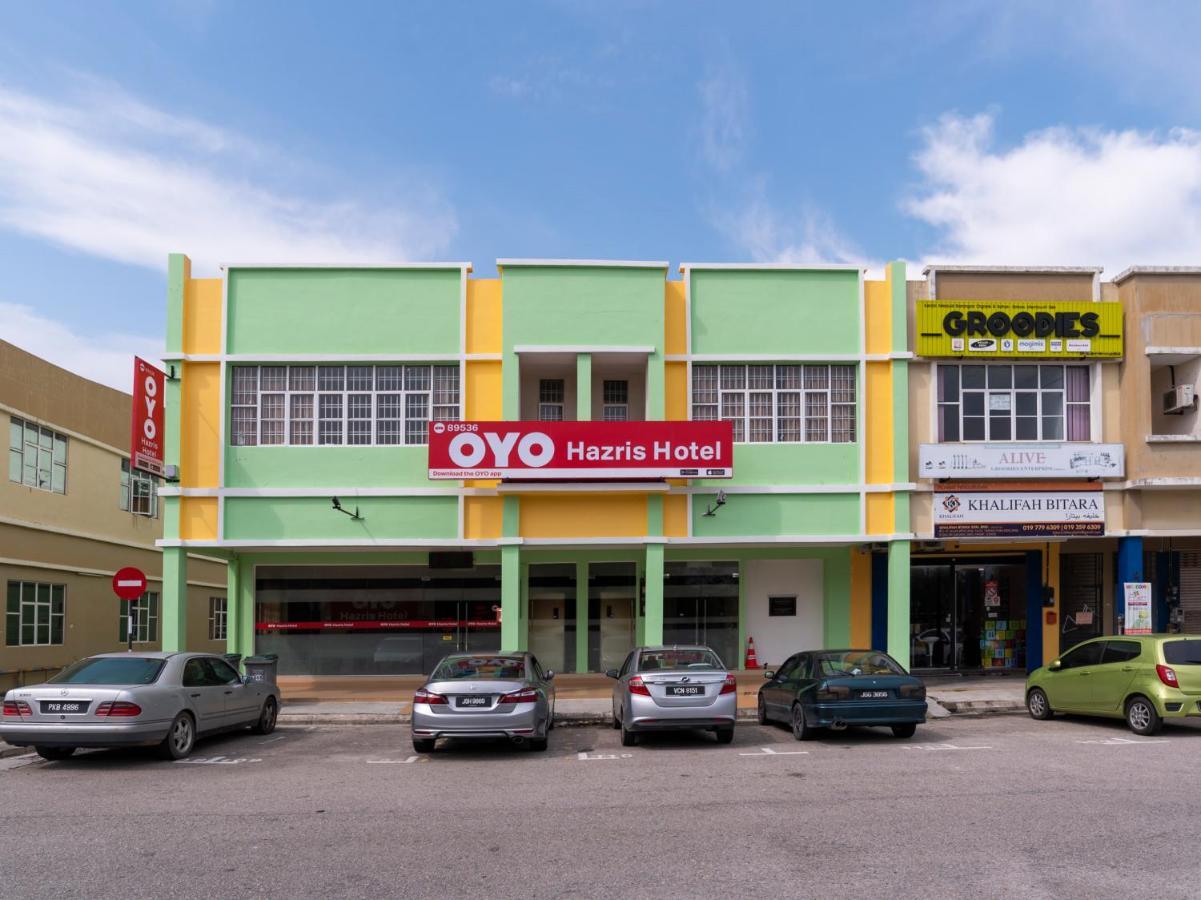 Oyo 89536 Hazris Hotel Batu Pahat Exterior foto