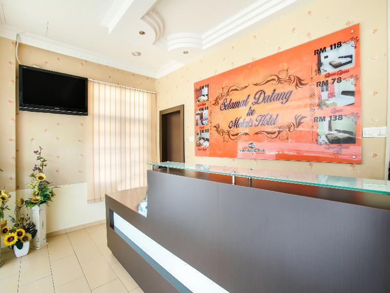 Oyo 89536 Hazris Hotel Batu Pahat Exterior foto