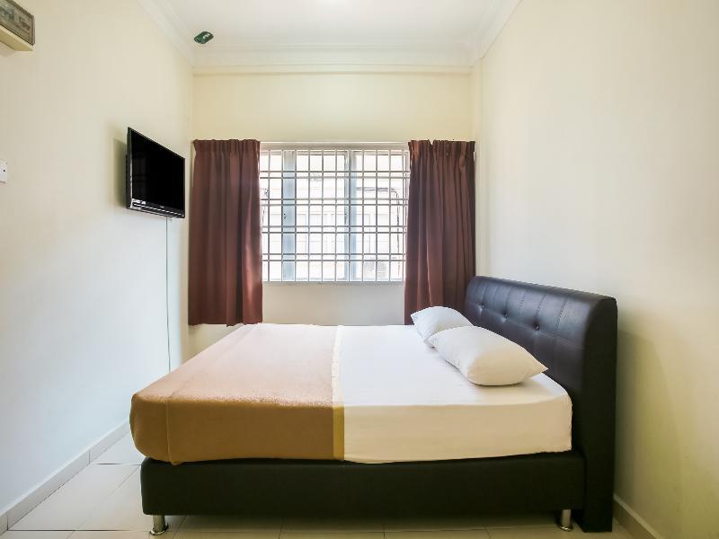 Oyo 89536 Hazris Hotel Batu Pahat Exterior foto