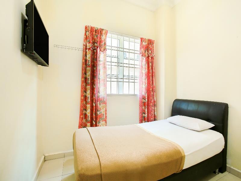 Oyo 89536 Hazris Hotel Batu Pahat Exterior foto