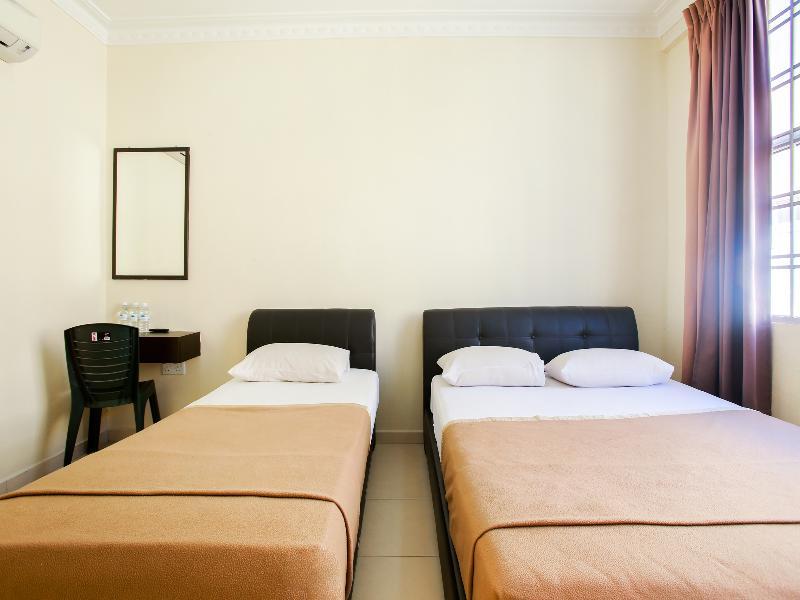 Oyo 89536 Hazris Hotel Batu Pahat Exterior foto