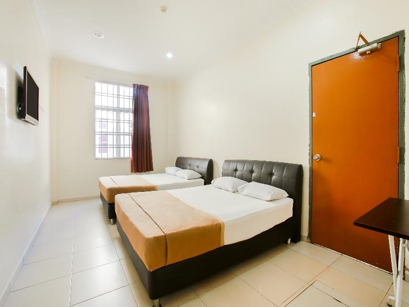 Oyo 89536 Hazris Hotel Batu Pahat Exterior foto