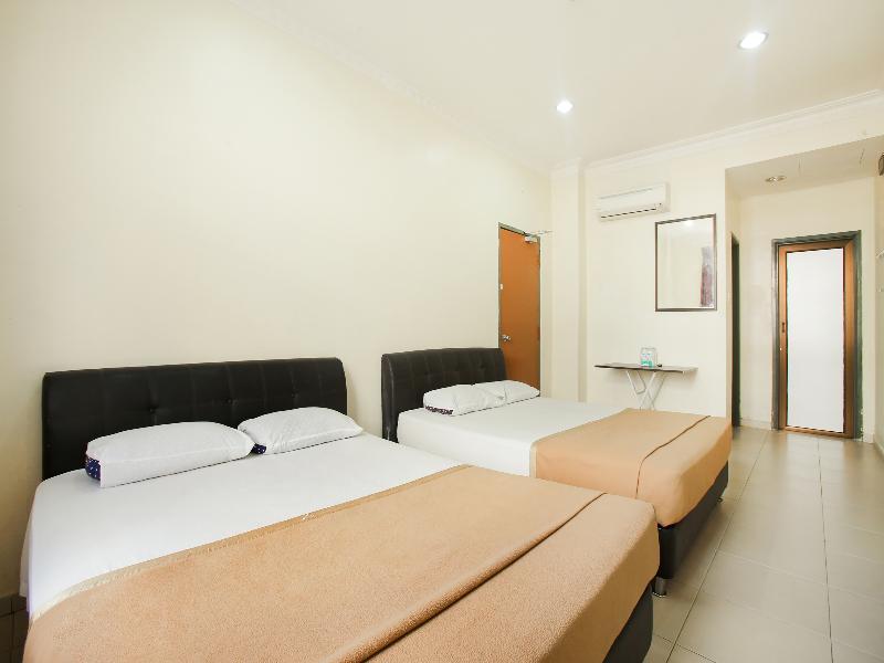Oyo 89536 Hazris Hotel Batu Pahat Exterior foto